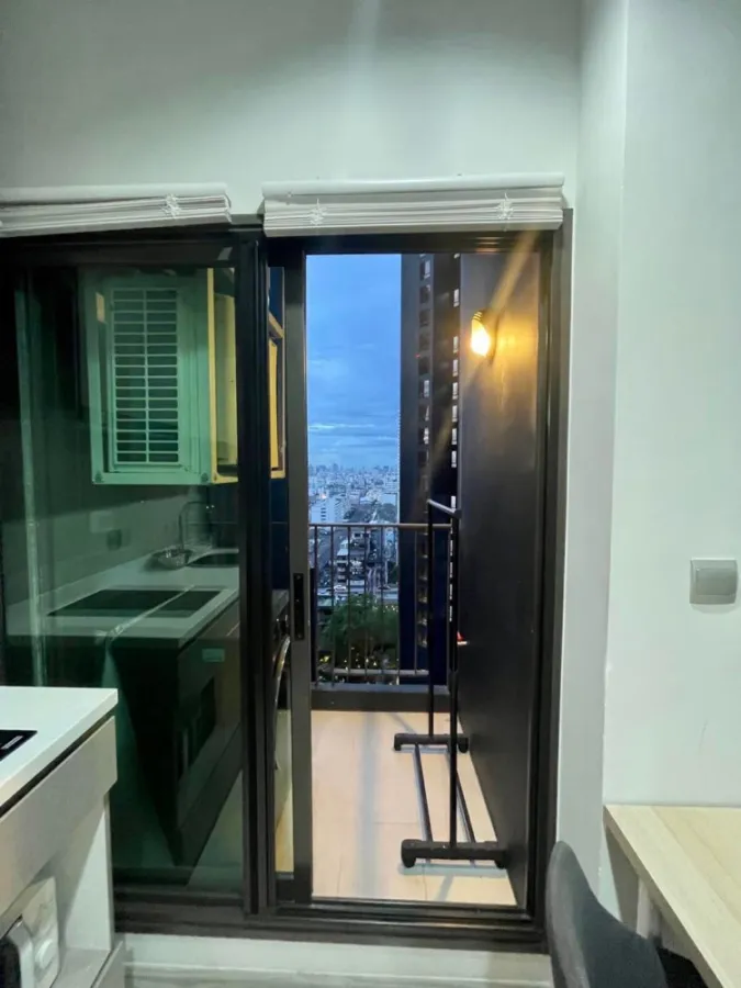 Condo for rent Life Asoke-Rama 9, nice decorated room Good electrical appliances Tell me don't miss it