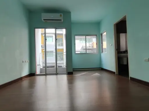 For rent, My Condo Pinklao (Charansanitwong 49), good atmosphere, shady, surrounded by various trees.