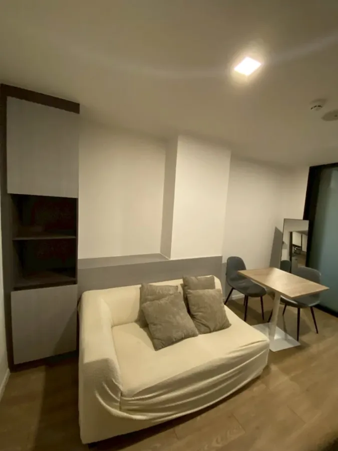 ให้เช่า atmoz ladprao 15 แบบ 1 bed plus 1 bath พื้นที่ใช้สอยเยอะ พร้อมตกแต่งครบครัน รีบจองก่อนพลาด