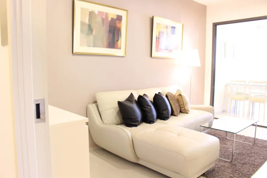 Condo for rent! Rhythm Sukhumvit 42, large room, fully furnished, near BTS Ekkamai You can move in. Don't miss it. Hurry up.!!