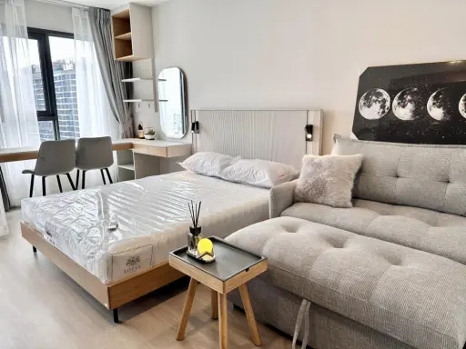 For rent: Life Phahonyothin-Lat Phrao, high floor, studio room, beautifully decorated, with a large TV. Movie lovers, don't miss out. Book now!