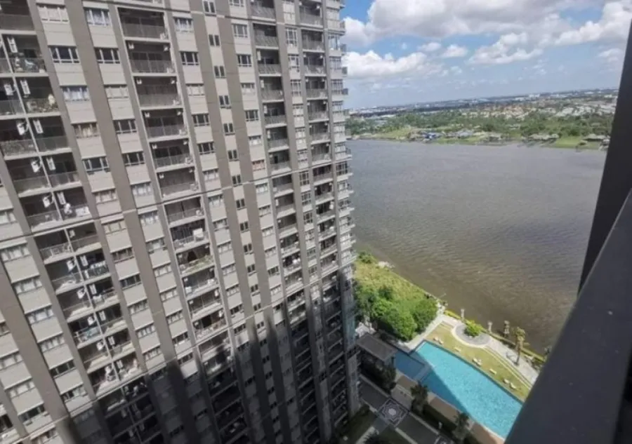 For rent Manor Sanam Naam river view and garden Good furniture, electrical appliances. Don't miss out on booking at this price.