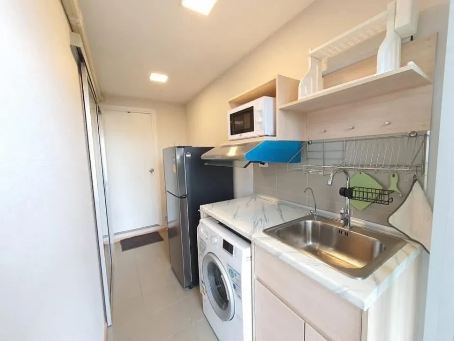 Plum Condo Rangsit Alive 1 for rent.3rd floor unit with high-quality built-in marble-patterned wall cabinets and complete electrical appliances.Book