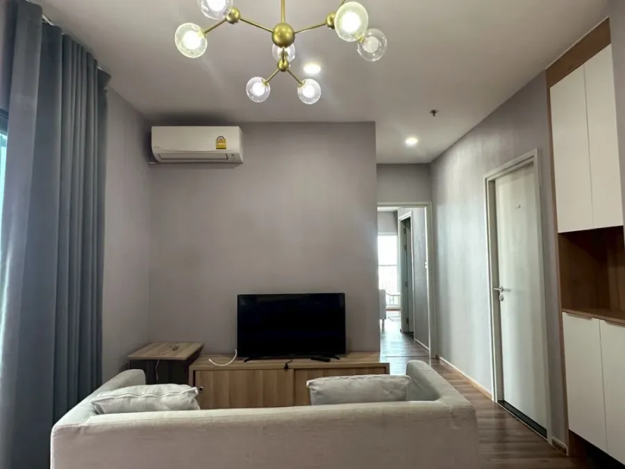 For rent: Noble Revolve Ratchada 2, 32nd floor, fully furnished unit, very livable. Book now, don't miss out!