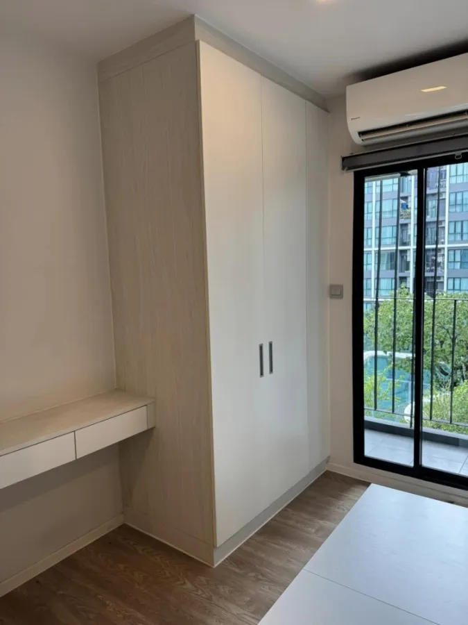 For sale: Atmoz Chaengwattana, 5th floor, swimming pool view, good price, nice room, reserve and own it now, don't miss out.