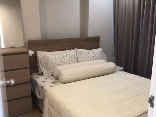 For rent Casa Condo Asoke-Din Daeng, very nice room complete electrical appliances Get a great view of the city Cheap price. Book now.