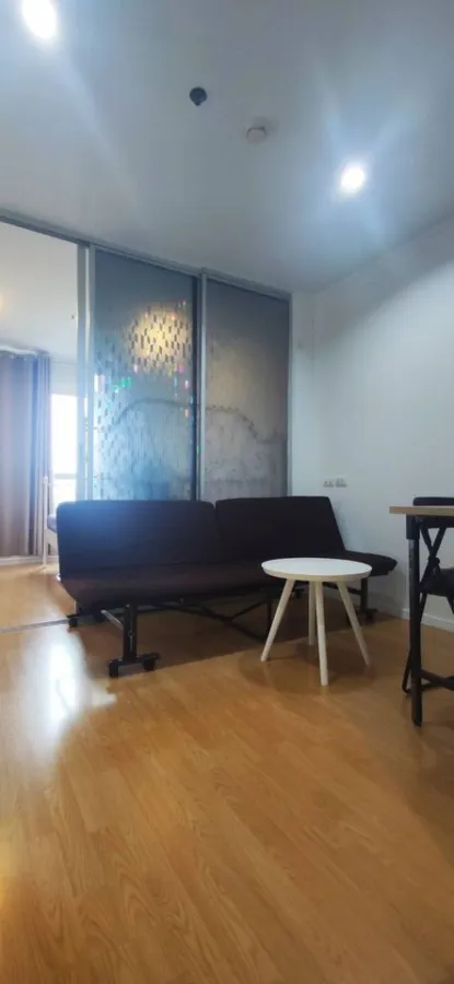 For rent, Lumpini Place Srinakarin-Huamark Station, garden view, complete facilities. If interested, reserve now.