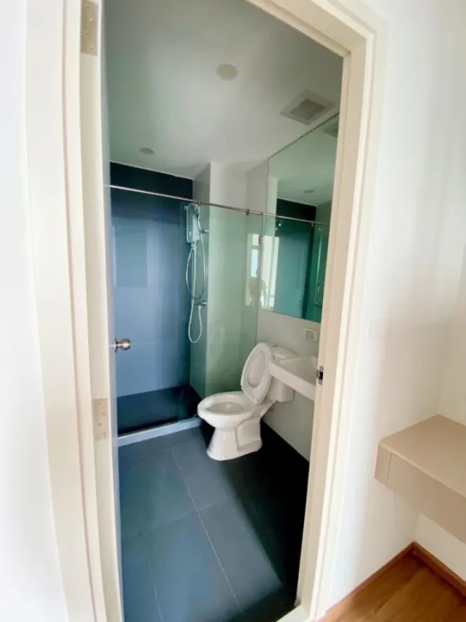 For rent: The Origin Ramkhamhaeng 209 Interchange, 19th floor, great view, 25 sq m, fully furnished, ready to move in.