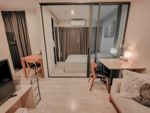 For rent, THE PRIVACY RAMA 9, size 23 sq. m. Full ferniture, 9th floor, good height, if interested, hurry up to reserve.