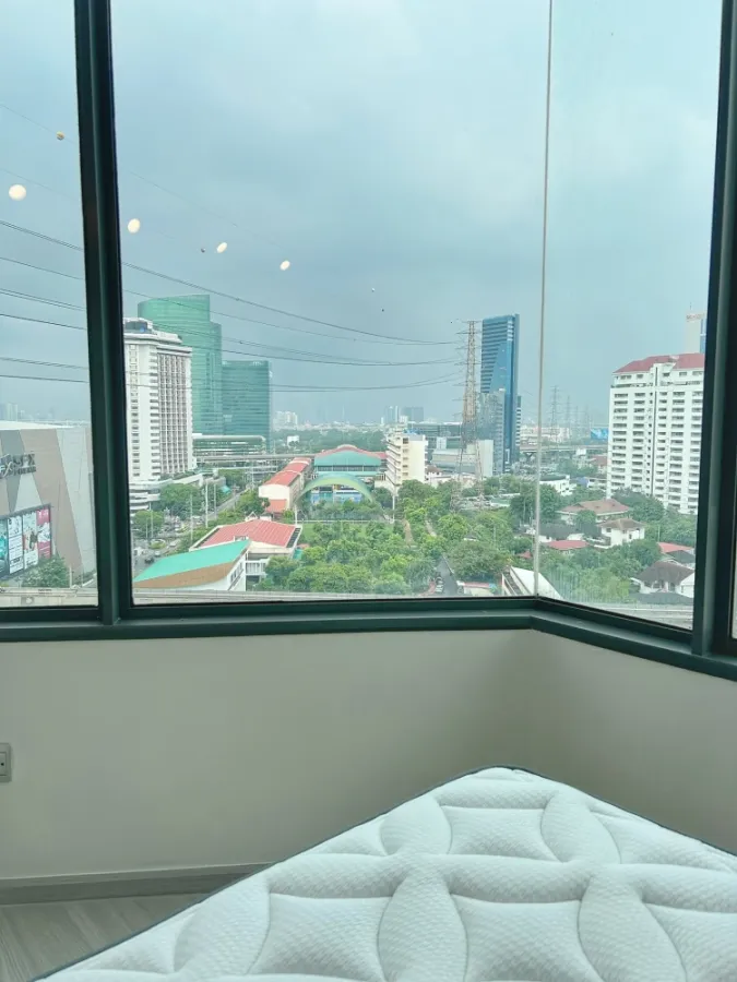 Urgently for rent: Life Ladprao, 15th floor, open view, garden view, large balcony, complete here, good like this, hurry and reserve now.