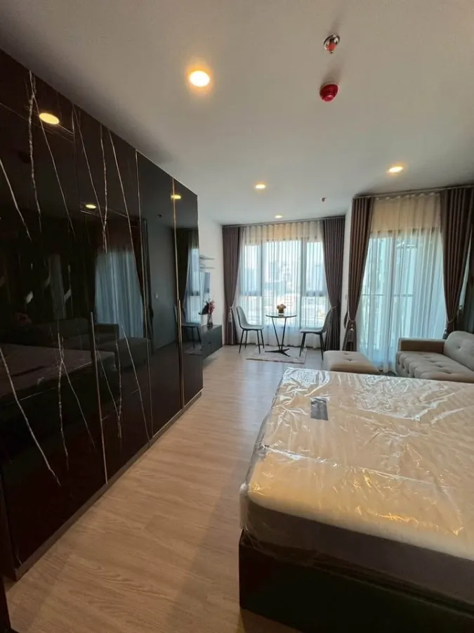 For rent: Aspire Sukhumvit - Rama 4, 16th floor, swimming pool view. Interested? Reserve now, don't delay.
