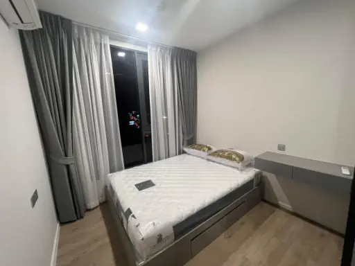 For rent: Modiz Rhyme Ramkhamhaeng, 12th floor, airy room, high ceiling, not stuffy, beautiful view, fully furnished, ready to move in.