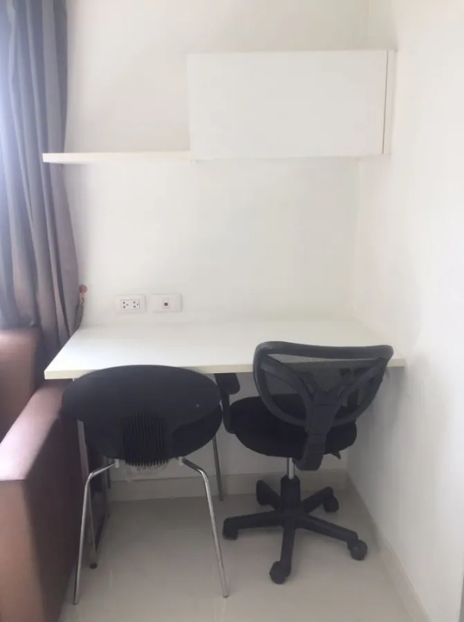 Urgent for rent !! Condo The Trust Residence Pinklao (Borommaratchachonnani), corner room, good location, don't miss !!