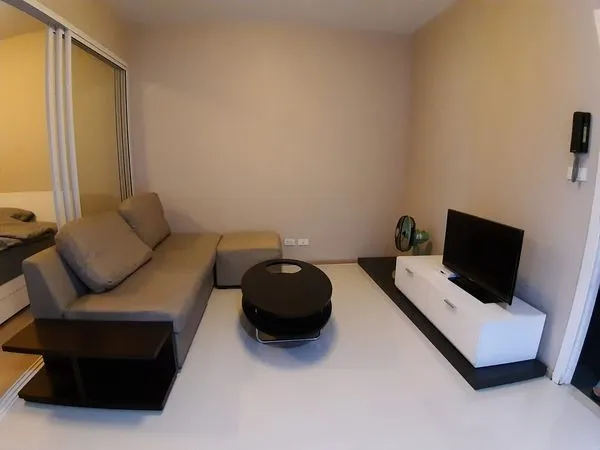 For rent: Fuse Moebius Ramkhamhaeng, complete furniture and electrical appliances, high view, book now.