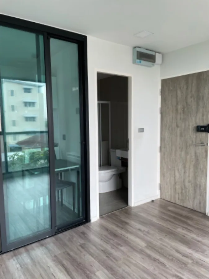 Modise Station for sale, 4th floor, spacious room, comfortable to live in, plus it comes at a great price. Hurry and reserve now, don't miss it.