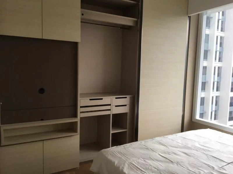 ให้เช่า The Saint Residences ลาดพร้าว คอนโดใหม่แกะกล่อง ผนังวอลเปเปอร์ทั้งห้อง พื้นเอนจิเนียรริงวูด