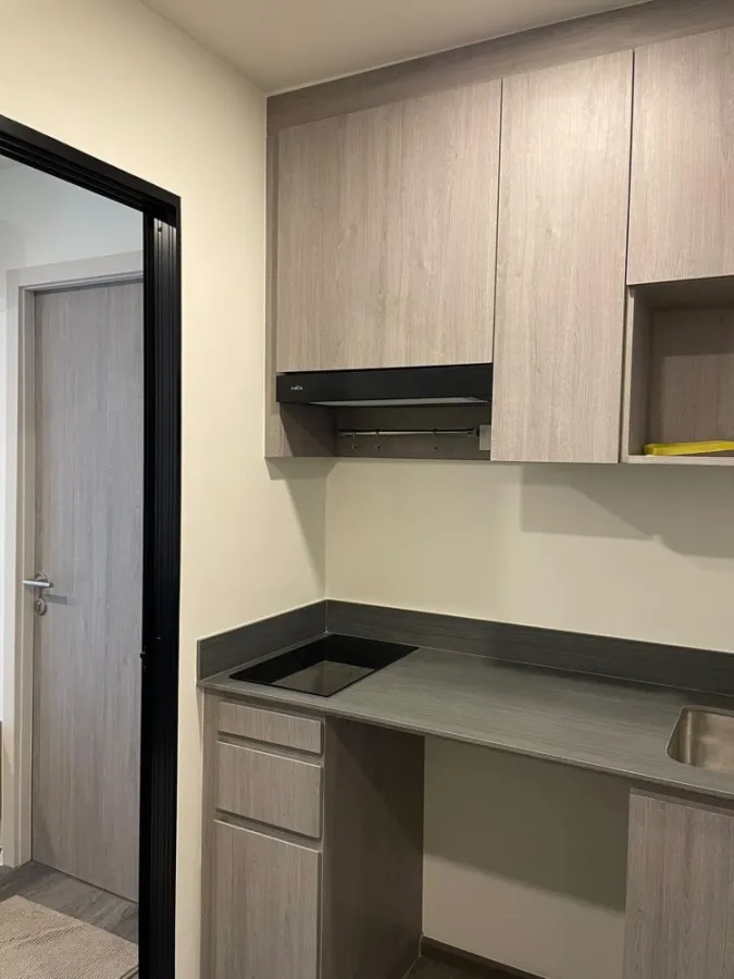 Selling The origin Onnut, separating the glass from the kitchen and the bedroom. Nicely decorated, fully furnished, book now.