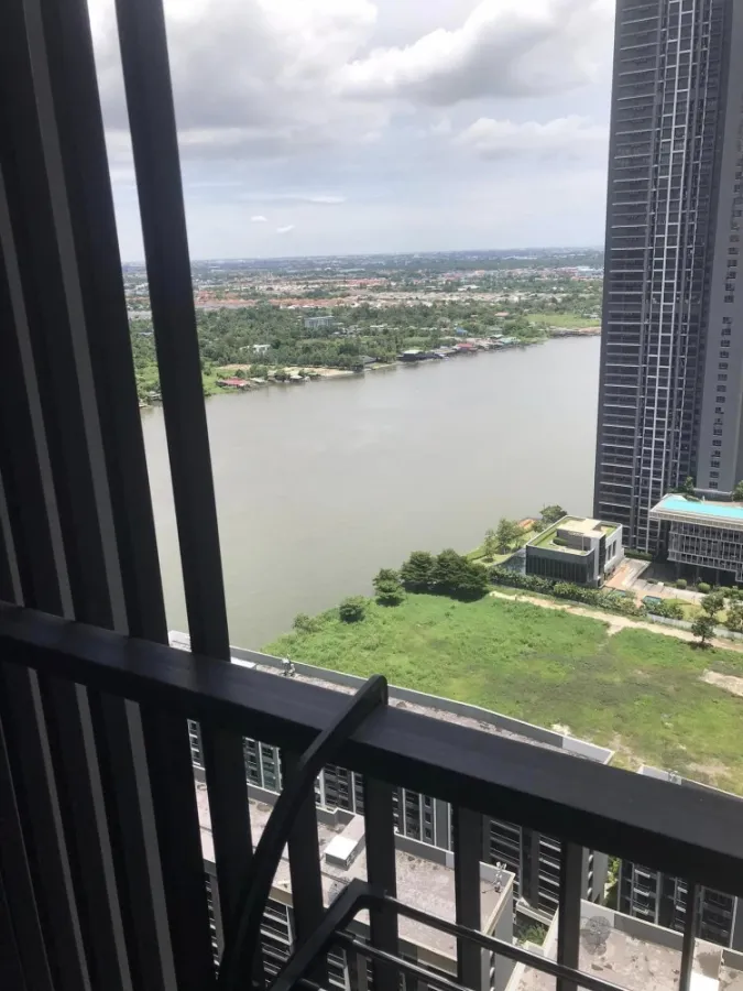 Condo for rent, The Politan Rive, nice room, divided into sections. Separated into zones perfectly. Good price. Hurry and reserve.
