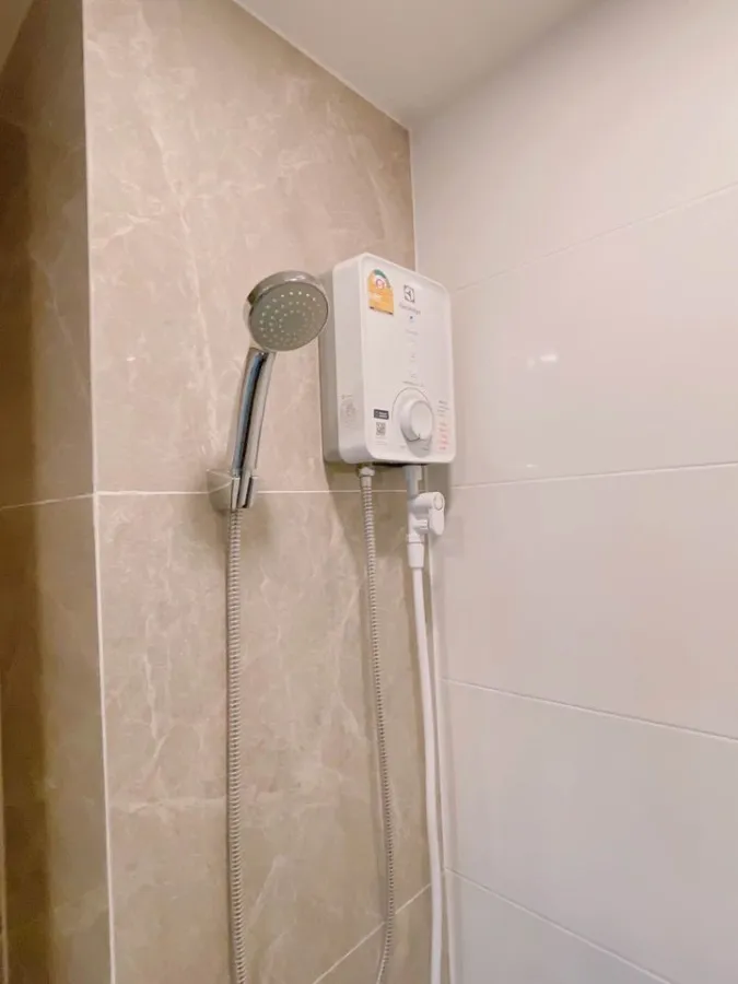For rent: The Origin Ladprao-Bangkapi, 16th floor, pool view, built-in walls throughout the room, extremely beautiful, fully furnished, all in one pla