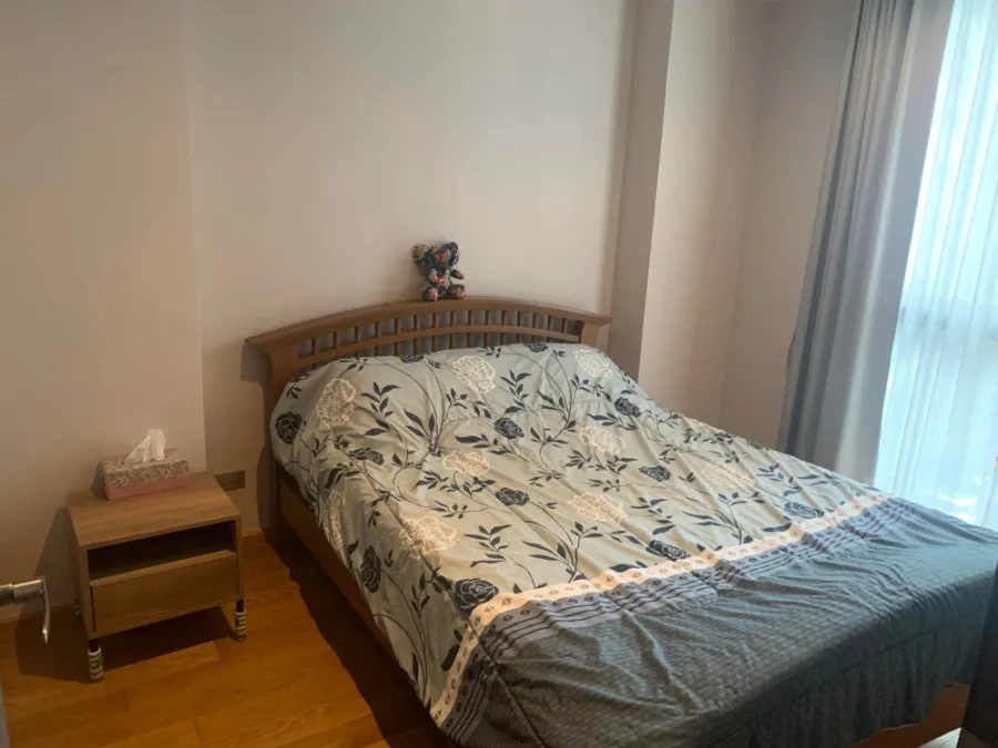 For rent Altitude Samyan-Silom, ready to move in. Fully furnished with built-in bathtub Make up your mind before you miss it.