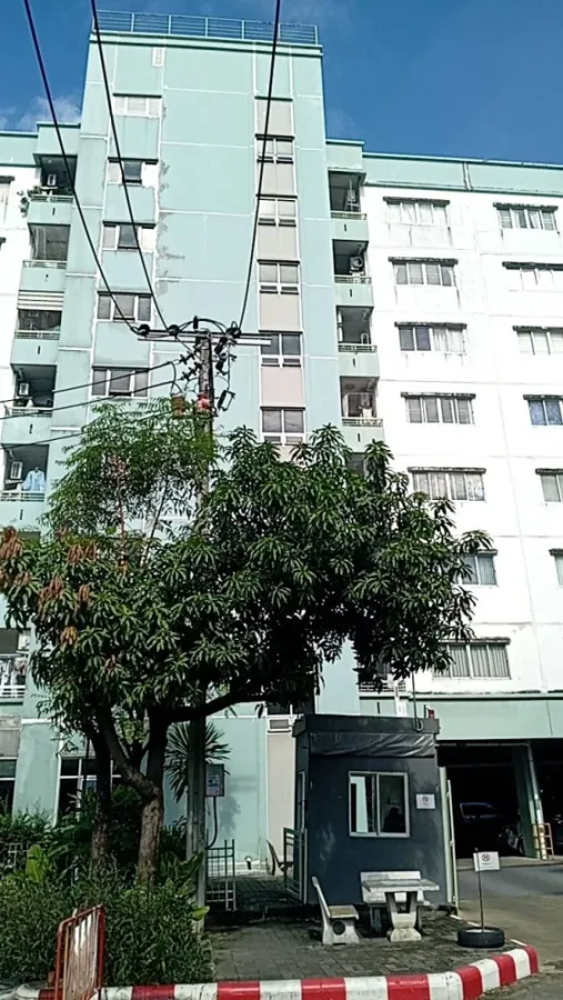 Urgent sale!! Lumpini Center Nawamin Condo (Happyland Phase 5), 8th floor, beautiful room, fully furnished, ready to move in immediately. Reserve now!
