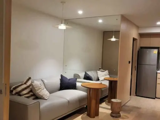Condo for rent Liv@49, condo in the heart of the city. The room is spacious and comfortable. Hurry and reserve it before you miss it.