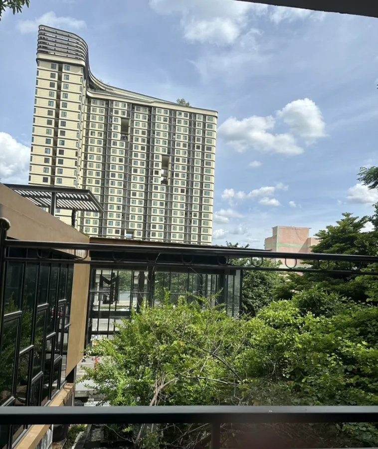 Urgent sale!! Condo Metro Luxe Kaset, 3rd floor, Building B, fully furnished room, good price, ready to move in, hurry and reserve now!!
