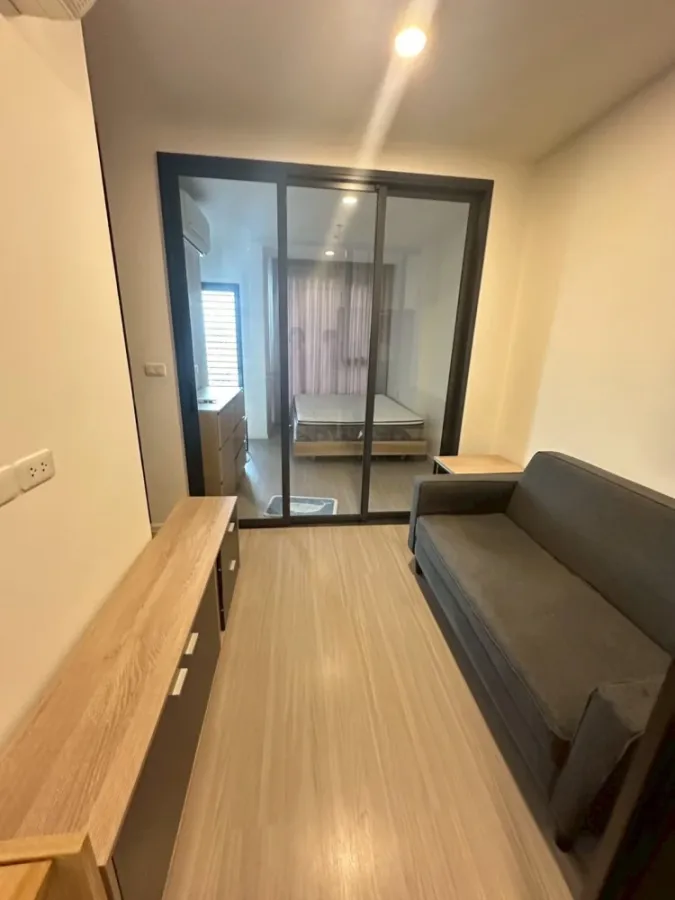 For rent: Denim Jatujak, Building A, 25th floor, very high, city view, bright room, very clean and comfortable, hurry and book now.