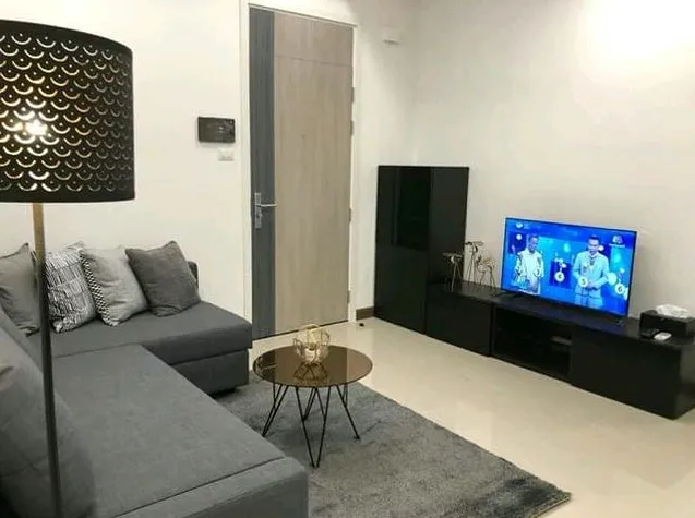 very ready in this room fully furnished complete electrical appliances Ready to carry the bag in.