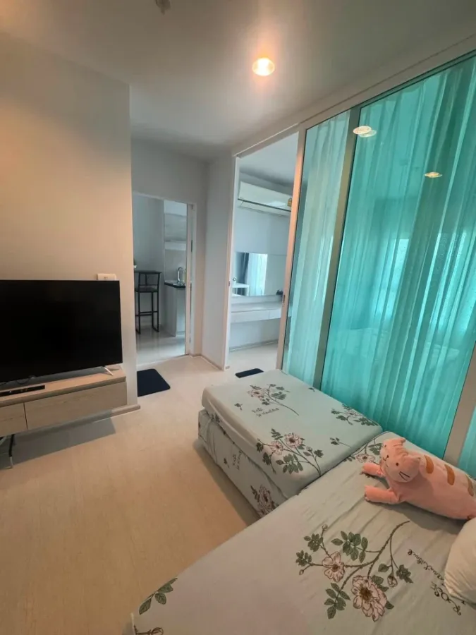 Aspire Erawan condo for rent. Fully furnished, just bring your belongings and move in!