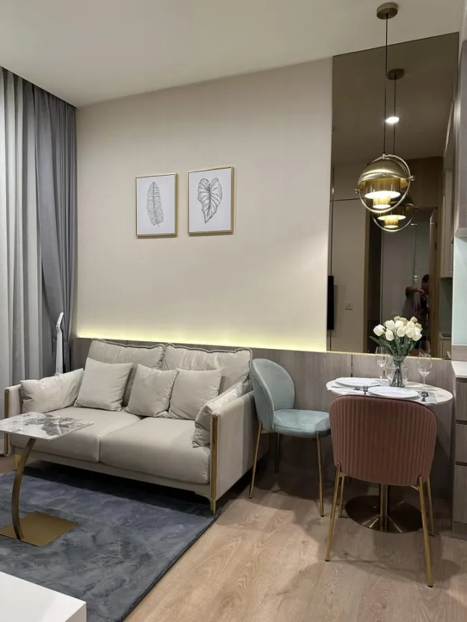 For rent, Noble Bee 19, Built-in decoration, beautiful design, inviting, fully furnished, hurry to reserve now, don't be late, hurry up.