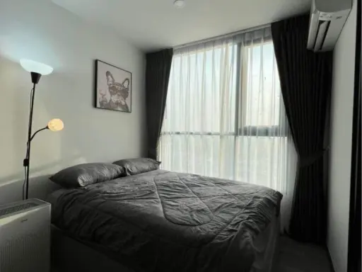 For rent: The Origin Sukhumvit - Sai Luat E22 Station. The room is decorated in a sleepy tone, easy on the eyes, and you will definitely be at ease.