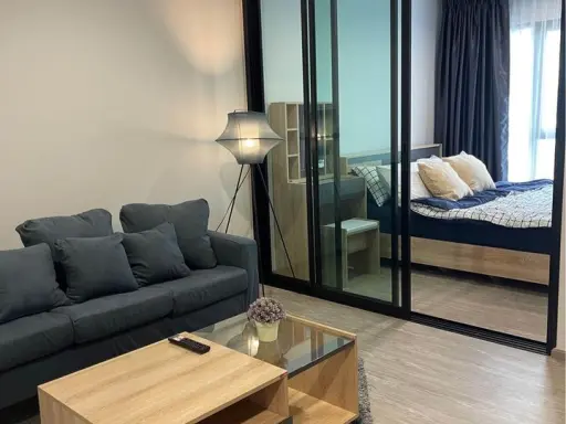 Rent RYE 101/1, corner room, very private, very wide, good wind, beautiful room number, auspicious Sai Mu don't miss it.