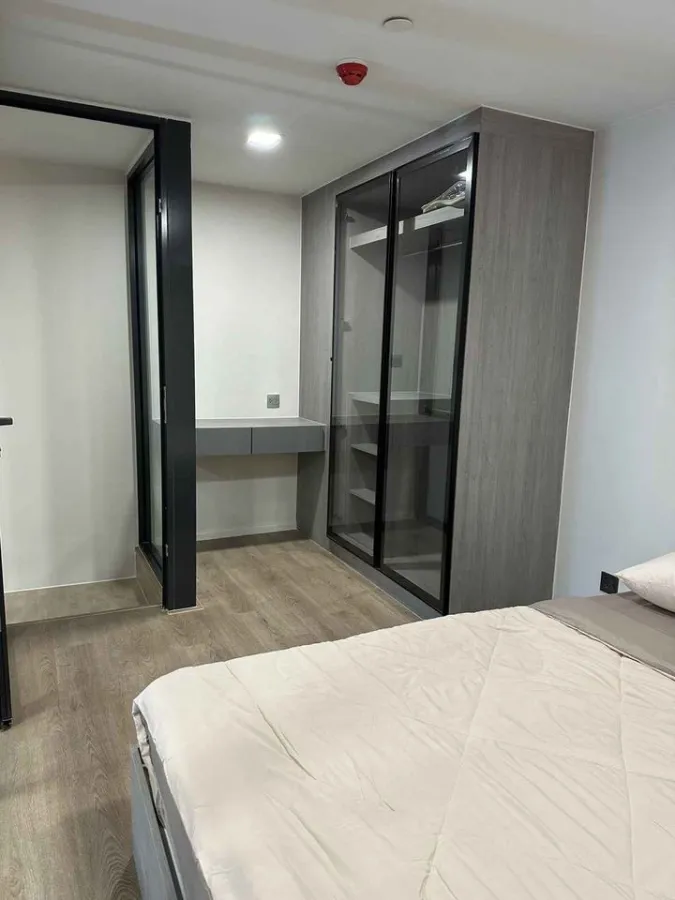 For rent: Modiz rhyme Ramkhamhaeng. Duplex room, spacious, high ceilings, open, airy, comfortable, complete, all in one place. Book now.