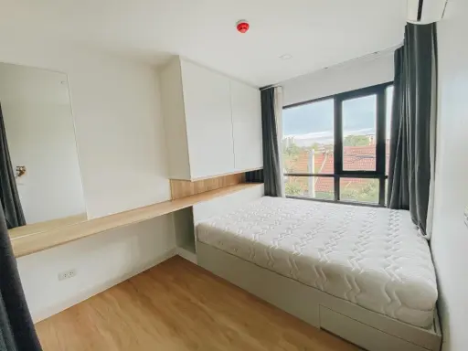 ให้เช่า พอส ไอดี มี walk-in closet พื้นที่เก็บของเยอะมาก ตกแต่งสไตล์มินิมอลน่าอยู่ รีบจองก่อนพลาด