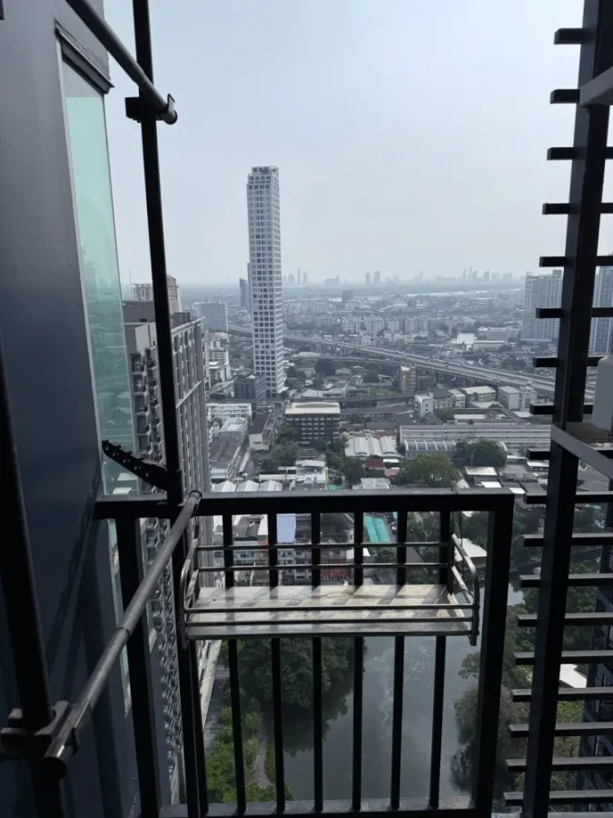 ให้เช่า The Base Sukhumvit 77 ห้องพร้อมอยู่ ชั้นสูง ห้องกว้าง พร้อมเฟอร์ จองเลยด่วนๆๆ++
