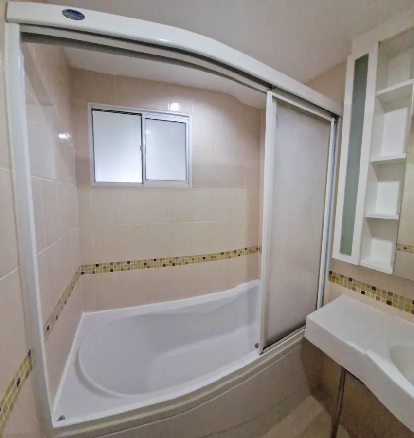 For rent Life at Tha Phra, very beautiful room, very pleasant, 7th floor, high, good condition, fully furnished If interested, hurry to reserve.