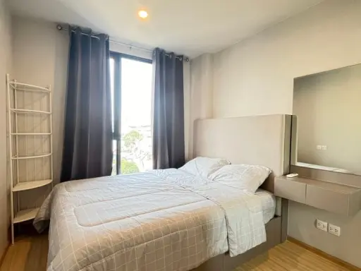 Condo for rent: The Privacy Tha Phra Interchange. View of the swimming pool, corner room, facing north. images