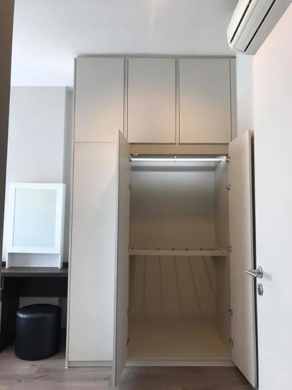 For rent or sale Whizdom Avenue Ratchada-Ladprao, fully furnished, put your clothes in your bag to book. Swimming pool, good view