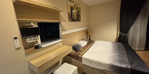 ขาย Akasin place condo ห้องใหญ่หัวมุม ได้อยู่ชั้นบนสุด เฟอร์นิเจอร์พร้อมอยู่ แถมราคาดีสุดๆ อย่าพลาด
