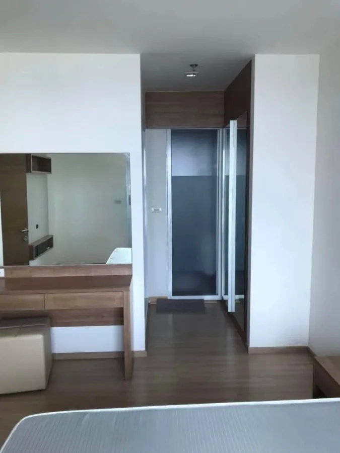 For rent: Rhythm Phahon-Ari, 20th floor, corner unit, fully furnished, very livable. Book now, don't miss out!