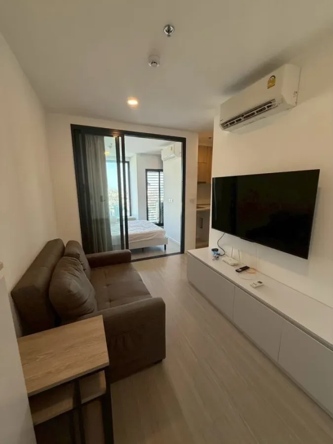 For sale or rent: DENIM JATUJAK, 1 bedroom, 1 bathroom, high-quality built-in furniture. Move-in ready!