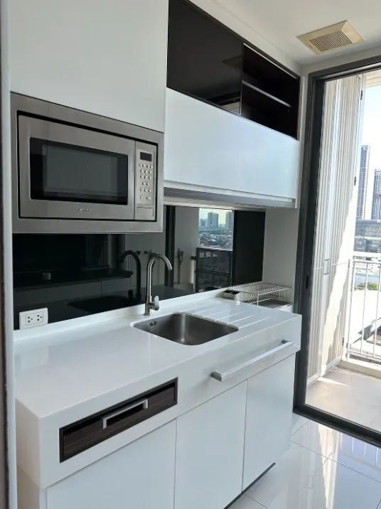 For sale, for rent!! Condo The Room Sukhumvit 62, 17th floor, Building A, beautiful room, newly renovated. Fully furnished, ready to move in, reserve