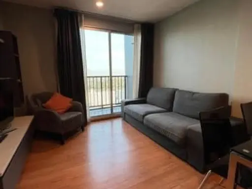 For rent: The Base Sukhumvit 77, 37th floor, great city view, with furniture. Good electrical appliances, don't miss out.