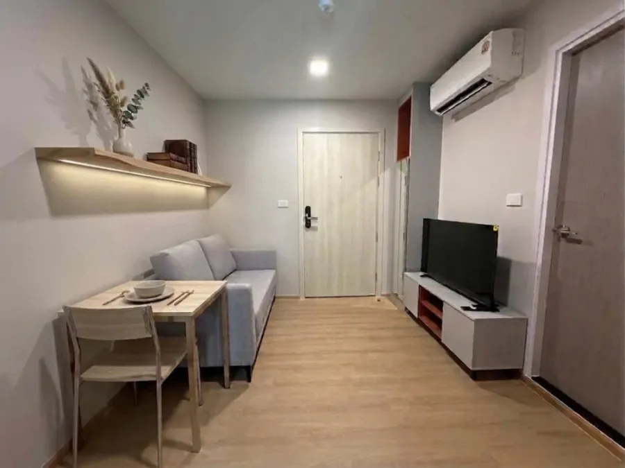Kave Luminous Bangmod for rent. Corner unit, near the fire escape, north-facing windows, receiving less direct sunlight, so the room stays cool. Book
