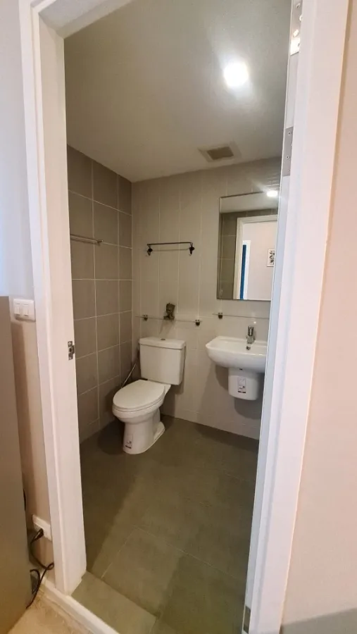 Urgent sale!! Kensington Sukhumvit-Theparak Condo, 7th floor, Building B, swimming pool view, fully furnished, book now!!