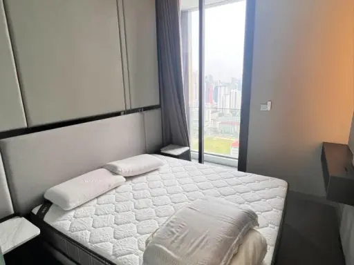 For rent: The Esse at Singha Complex, spacious room. Elegantly decorated, full Buit-In, reserve quickly.
