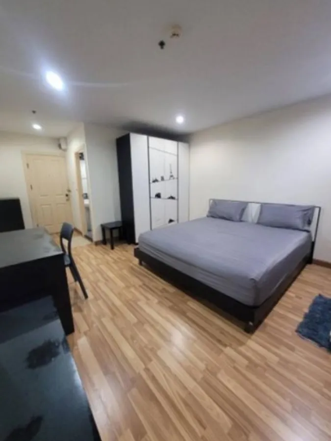 For rent, Regent Home 15 Chaengwattana, studio room, 10th floor, pool view. Beautiful room like this. Do not reserve, regret it instead.