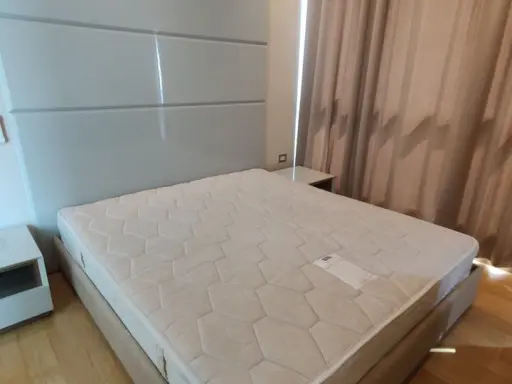For rent, The Address Asoke, high floor, 2 bedrooms, good view, big sofa, comfortable sitting, looking at the view, chilling, hurry to reserve