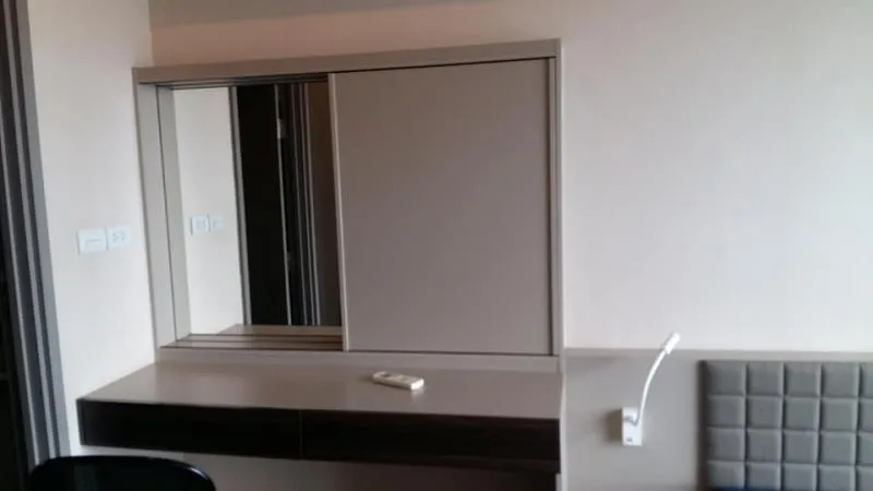 Hot Price Condo Teal Sathorn-Taksin for rent, spacious room, full of activities. At a friendly price, hurry up to reserve.